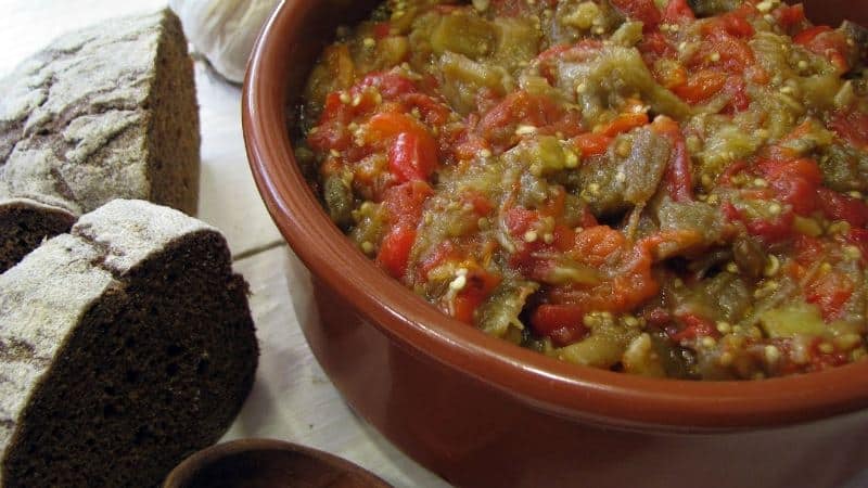 Come cucinare il caviale di melanzane più delizioso per l'inverno: una selezione delle migliori ricette