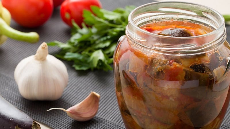 Aubergines koken als champignons voor de winter: recepten waar gasten zeker om zullen vragen