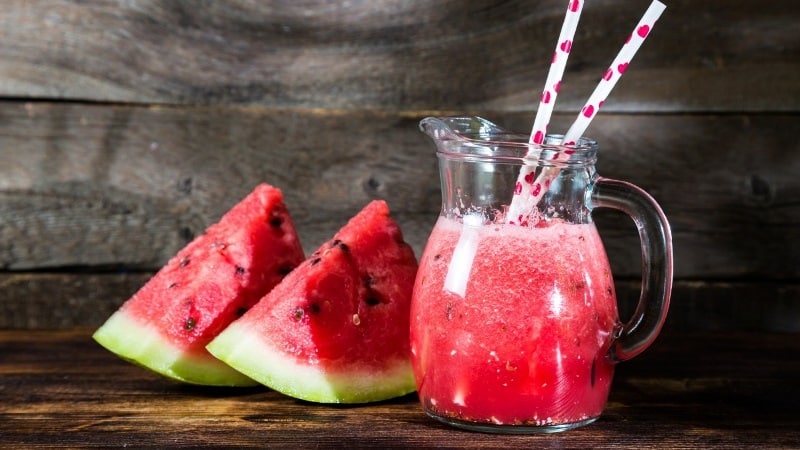 How to understand that a watermelon has gone bad and what to do if this happens