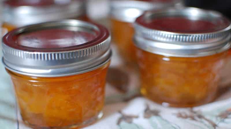 How to cook a simple but very tasty melon jam