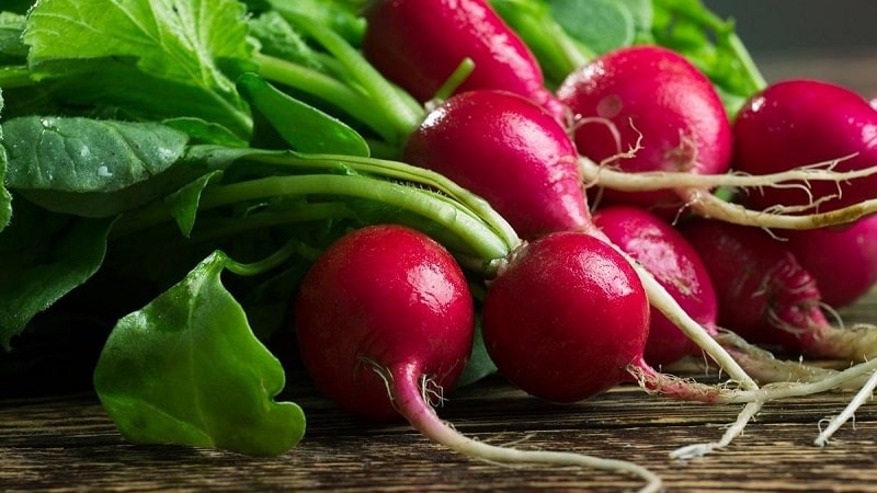 What vitamins are in radishes and why are they good for health?