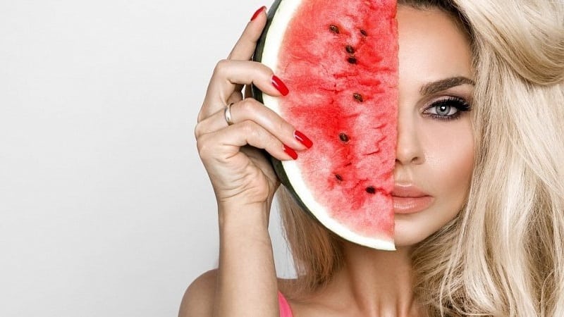 Simple and effective watermelon masks for face and hair at home