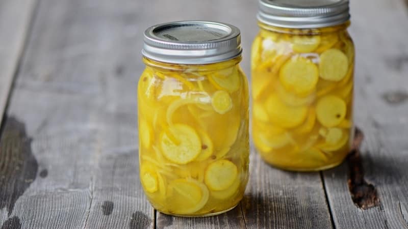 Cómo cocinar calabacines en escabeche para el invierno sin esterilizar: las mejores recetas y consejos útiles