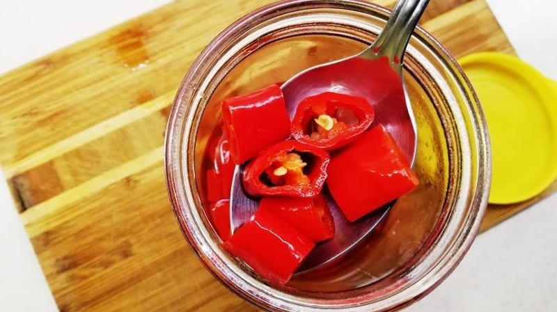 How to prepare pickled hot peppers for the winter without sterilization: the simplest and most delicious recipes