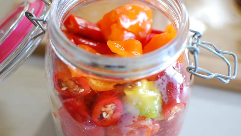 How to prepare pickled hot peppers for the winter without sterilization: the simplest and most delicious recipes