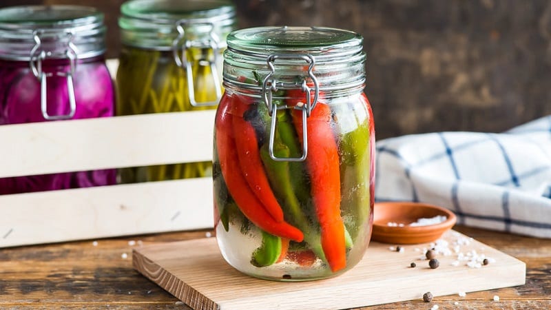 How to prepare pickled hot peppers for the winter without sterilization: the simplest and most delicious recipes