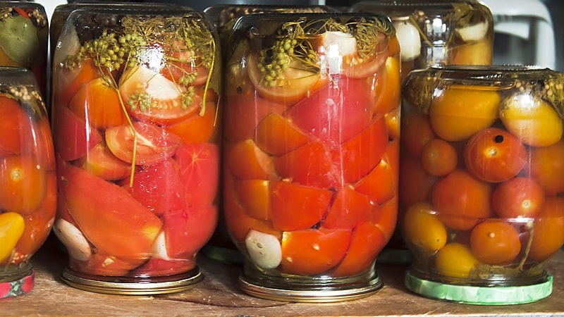 So kochen Sie köstliche und originelle süße Tomaten in Litergläsern für den Winter