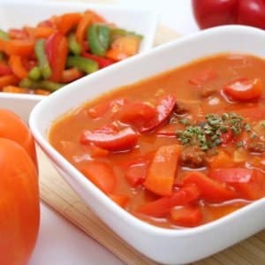 Klassische herzförmige rosa Tomate Batyanya: Bewertungen und Fotos der daraus resultierenden Tomatenernte