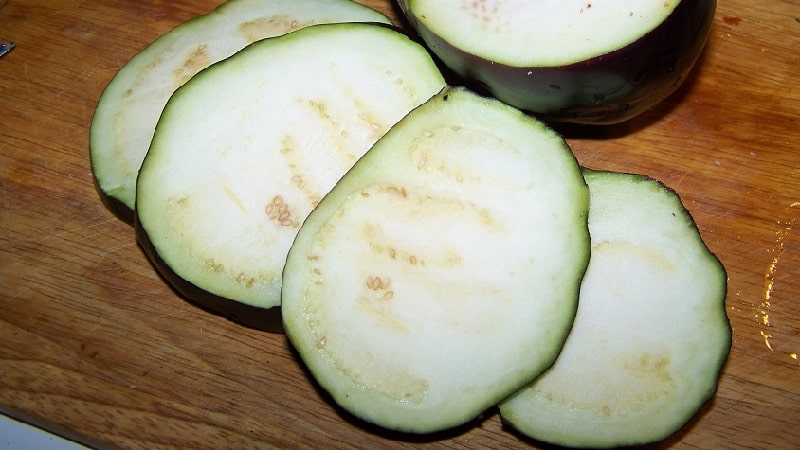 Yield and early ripening eggplant variety Bourgeois