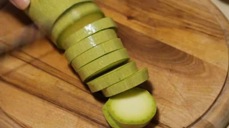 Hvordan lage hermetisert zucchini til vinteren: de deiligste og mest uvanlige oppskriftene på zucchini