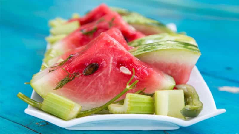 Top 8 original recipes for delicious pickled watermelons with honey in jars for the winter