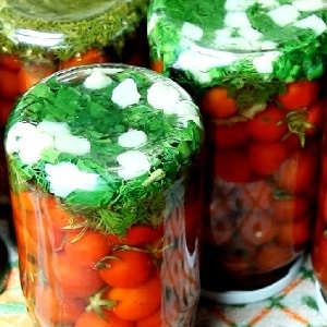 Come cucinare deliziosi pomodori in scatola per l'inverno in barattoli da un litro: una selezione delle migliori ricette