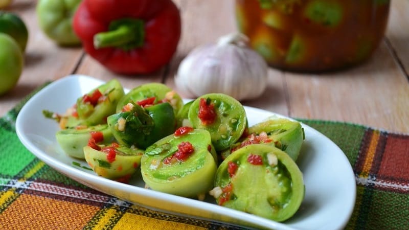 So bereiten Sie unreife Tomaten für den Winter vor: Bedecken Sie grüne Tomaten nach den besten Rezepten