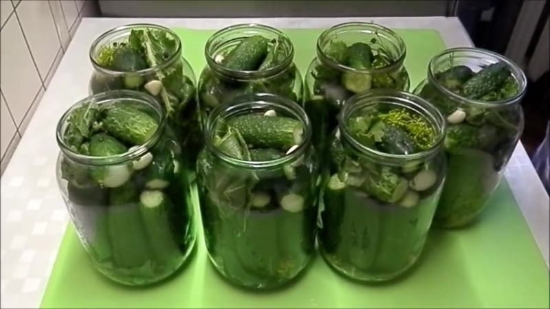 How to prepare delicious pickled cucumbers with grape vinegar