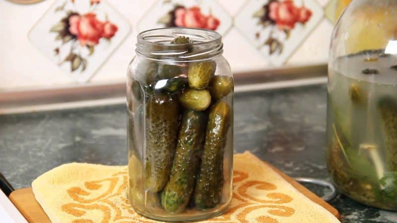 Varför pickles blir mjuka i en burk och hur man förhindrar det