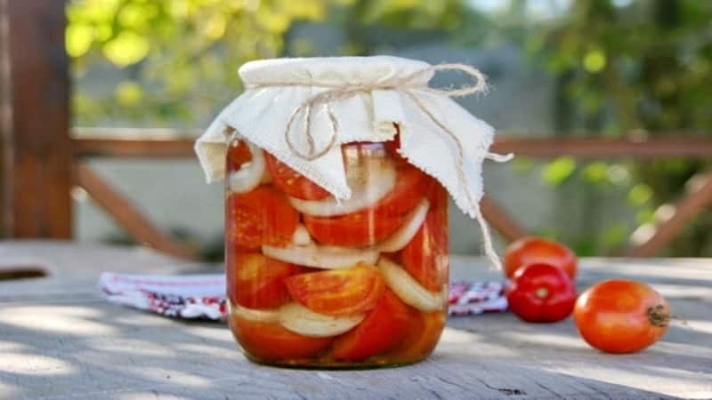 Tomaten in plakjes koken voor de winter: een selectie van de beste recepten voor het conserveren van plakjes tomaat