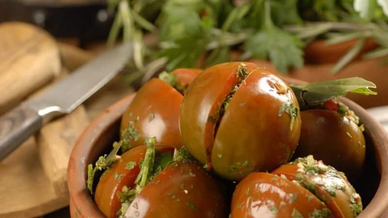 Fazemos deliciosos preparos com as próprias mãos - tomates marrons salgados: as melhores receitas e dicas de culinária