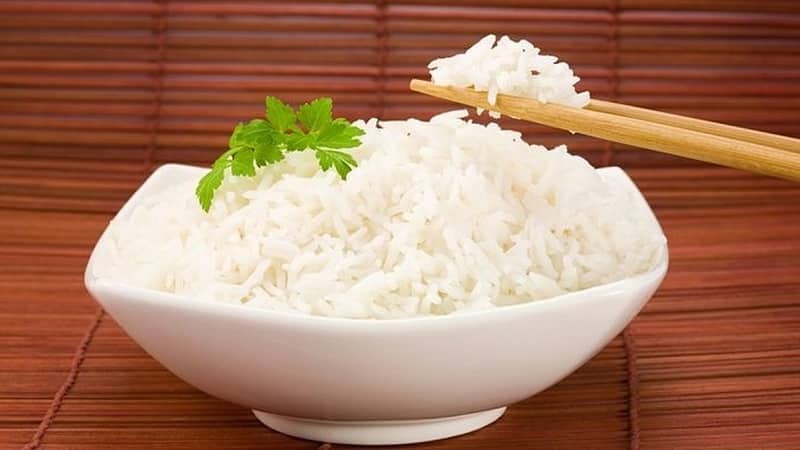 ¿Qué es mejor para bajar de peso: arroz o trigo sarraceno: compare calorías, beneficios y reseñas de quienes pierden peso?