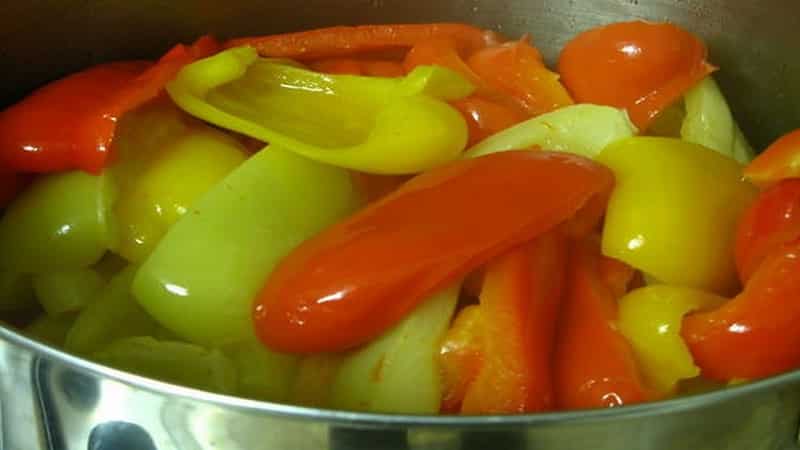 De mest utsökta och enkla recepten på inlagd paprika för vintern utan att sterilisera burkarna