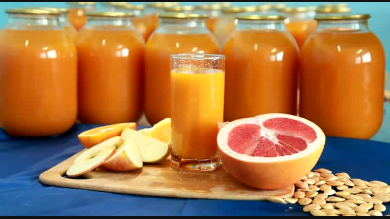 Ang pinaka masarap at malusog na mga recipe para sa paghahanda ng juice ng kalabasa sa isang juicer para sa taglamig