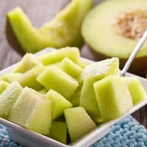 Hur mycket melon kan du äta per dag: konsumtionshastigheter, fördelaktiga egenskaper och kaloriinnehåll