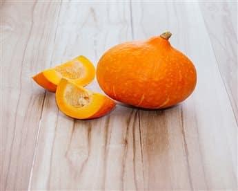 Tasty and bright Kapitoshka pumpkin: getting to know the variety and reviews from gardeners about its cultivation