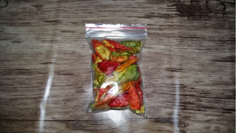 How to dry hot peppers at home: the best preparation methods and recommendations for storing the product