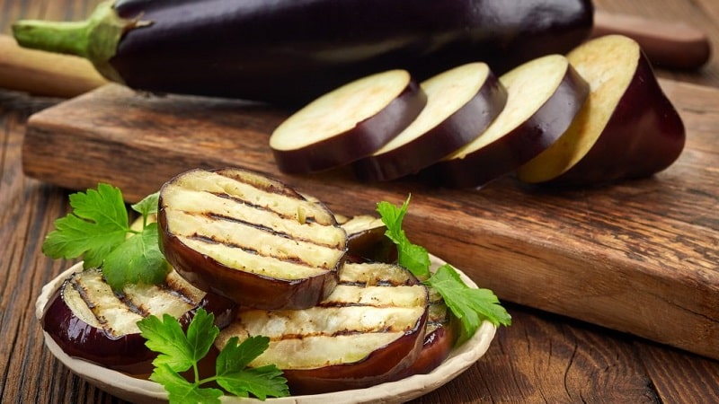 Est-il possible ou non de manger des aubergines pour le diabète de type 2 : avantages et inconvénients, recettes