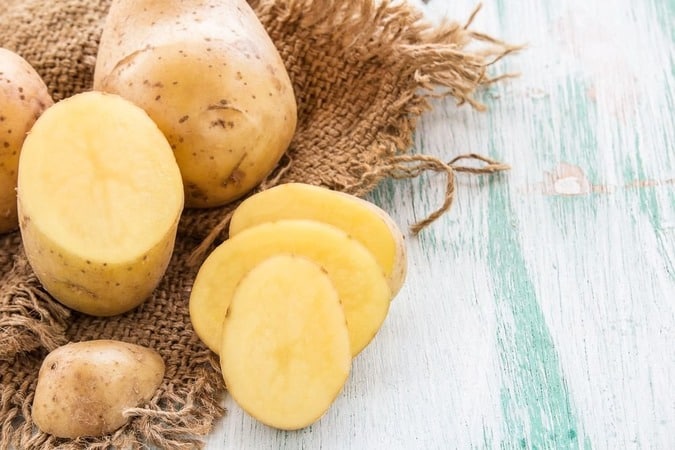 Effetto sorprendente della maschera viso alla patata cruda