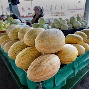 Saan at kung paano mapanatili ang melon hanggang sa Bagong Taon sa bahay