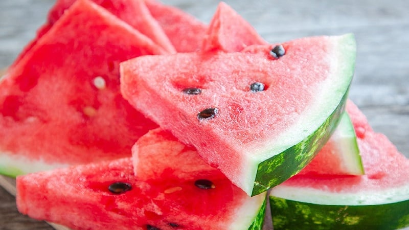 Wie hoch ist der Kaloriengehalt der Wassermelone und welchen Nutzen hat sie für den menschlichen Körper?