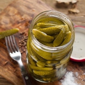 The best recipes for crispy pickled cucumbers with lemon for the winter