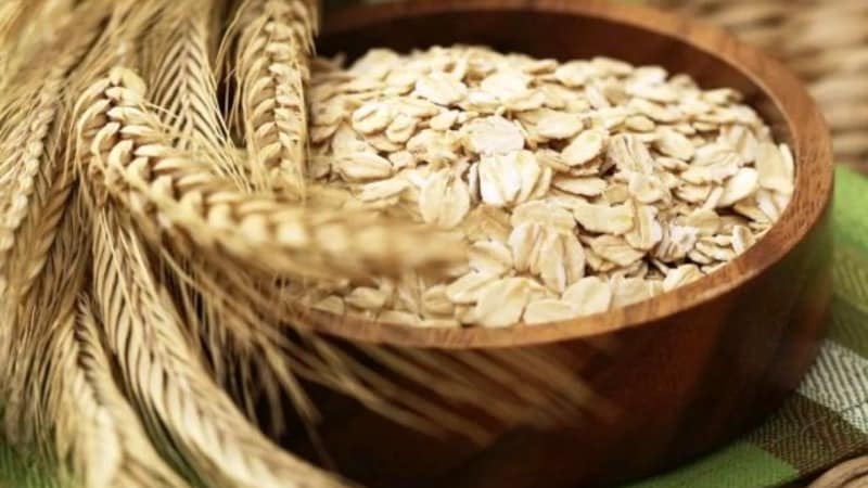 Quali sono i benefici dell'acqua di avena, come prepararla e berla correttamente