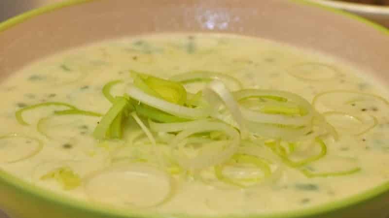 Paano maayos na magluto at kumain ng leek na sopas para sa pagbaba ng timbang