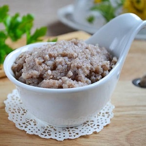 Come preparare il porridge di grano saraceno per la prima poppata