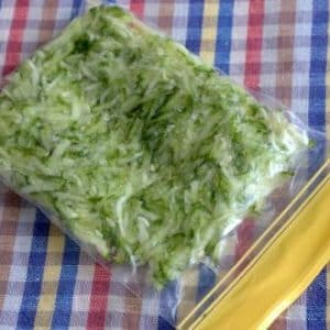 How to freeze fresh cucumbers in the freezer for the winter: step-by-step instructions from preparing vegetables to defrosting them