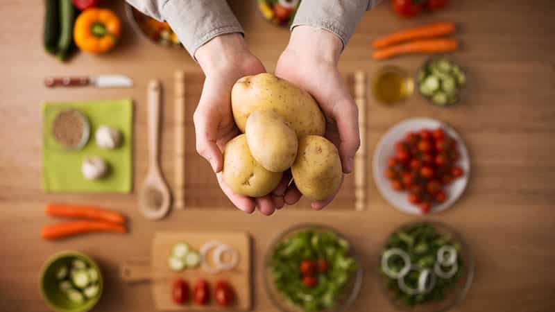 Poteter for vekttap: kan du spise dem på en diett og i hvilken form?