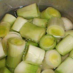 Paano magluto ng adobo na leeks: ang pinakamahusay na mga recipe