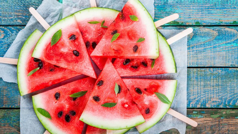 Die treue Freundin einer Frau ist die Wassermelone: ​​Wie gut ist sie für den Körper?