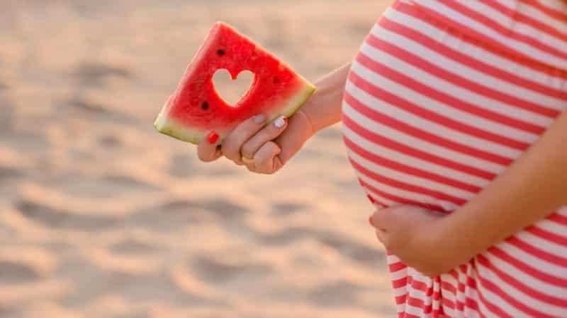 Die treue Freundin einer Frau ist die Wassermelone: ​​Wie gut ist sie für den Körper?