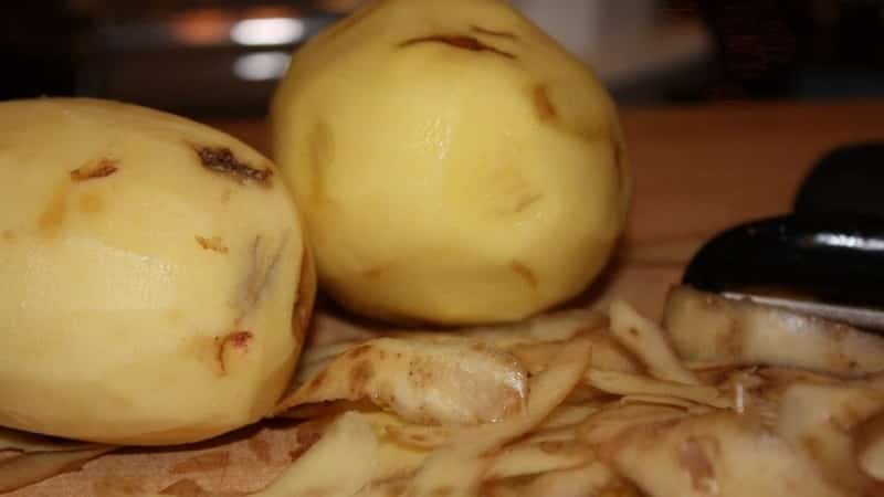 What to do if there are brown streaks inside the potatoes