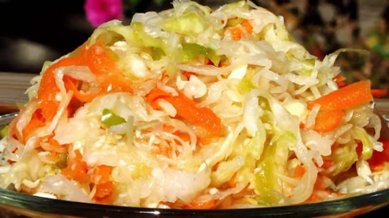 Cara memasak sauerkraut dengan lobak pedas dan lobak merah sedap dan ringkas