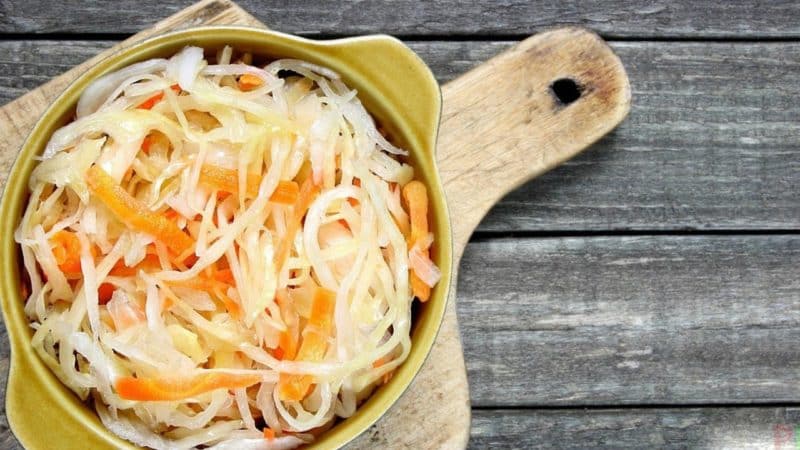 Cara memasak sauerkraut dengan lobak pedas dan lobak merah sedap dan ringkas