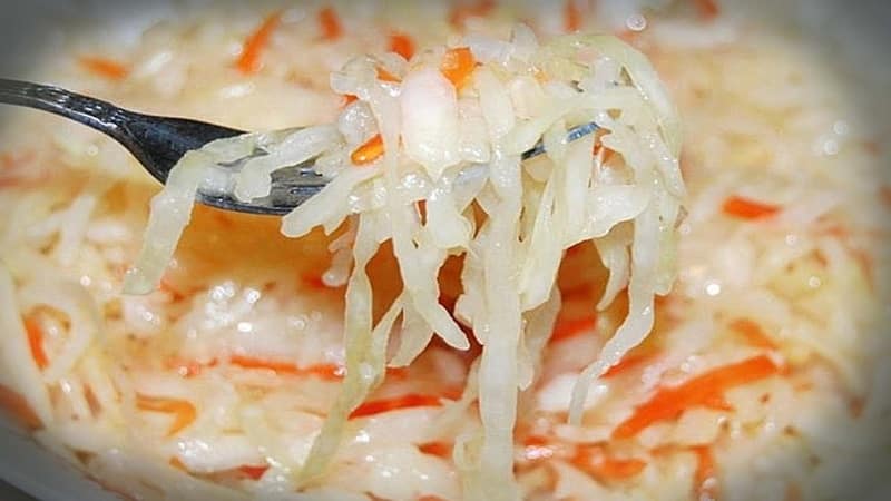 Paano magluto ng sauerkraut na may malunggay at karot na masarap at simple