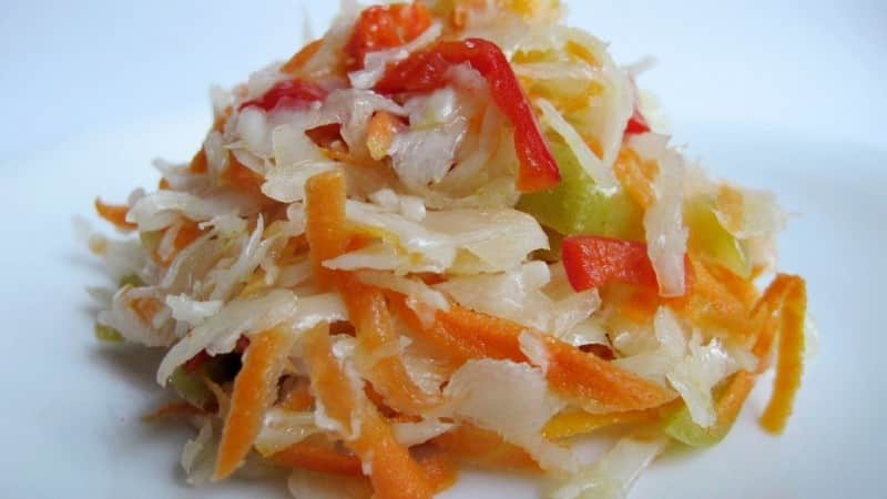 Cara memasak sauerkraut dengan lobak pedas dan lobak merah sedap dan ringkas