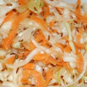 Cara memasak sauerkraut dengan cepat dan enak dengan biji jintan