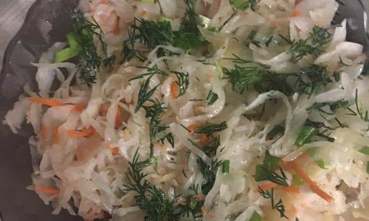 Pilihan resipi terbaik untuk sauerkraut dengan dill dan bijinya