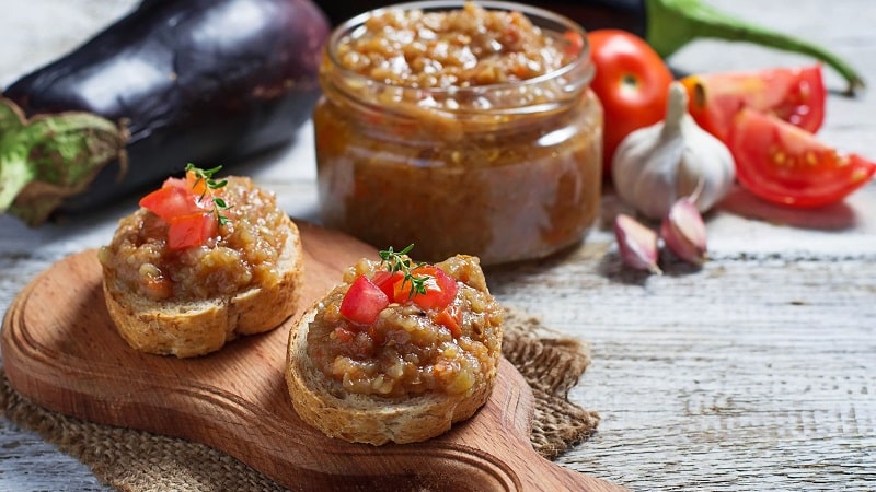 De bästa recepten för vintern utan sterilisering: auberginekaviar Du kommer att slicka fingrarna