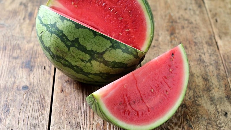 Kann man rosa Wassermelone essen und warum ist das so?