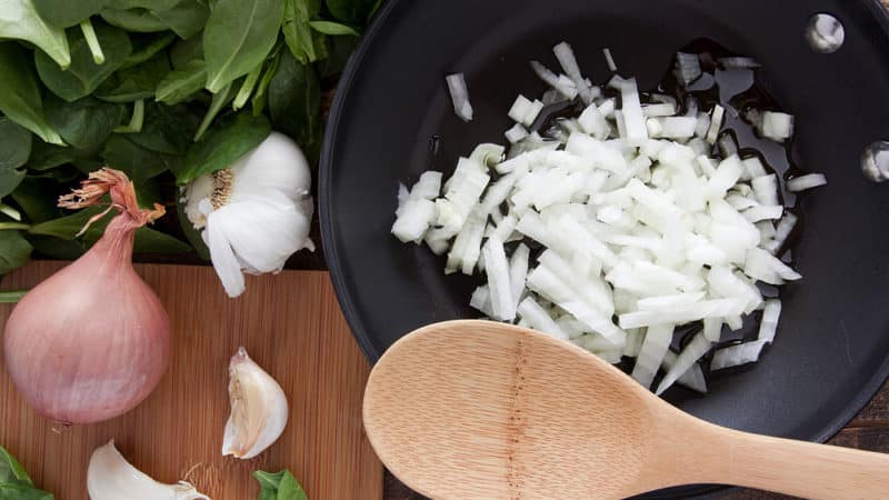 Ist es möglich, Röstzwiebeln beim Abnehmen zu essen und wie hoch ist ihr Kaloriengehalt?